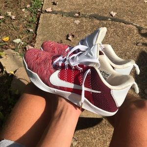 Kobe 11 red horse